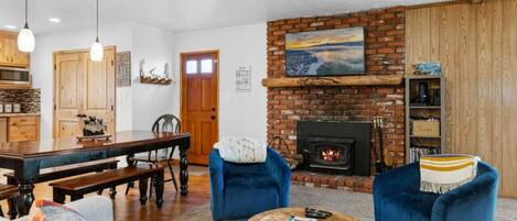 Smart TV, fireplace, Netflix, DVD player