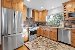 Refrigerador, microondas, horno, placa de cocina