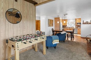Spielezimmer