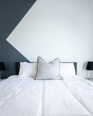 2 habitaciones, tabla de planchar con plancha y cuna de viaje