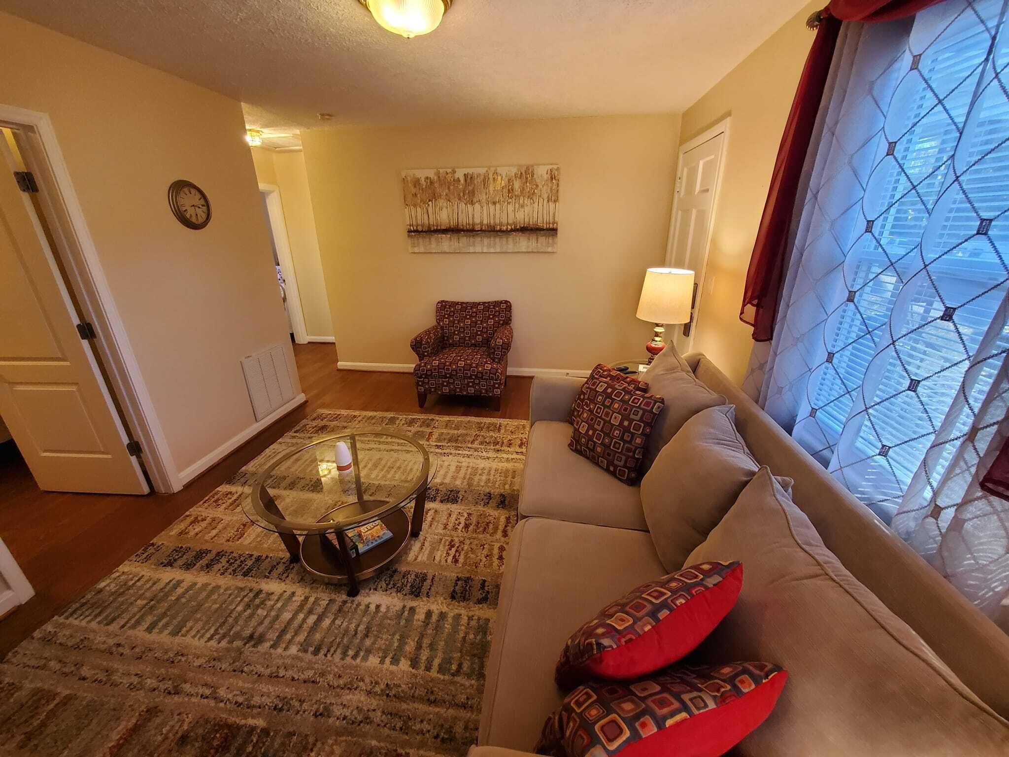 Cozy Home Less Than 5 Minutes from Liberty University - Sleeps 10