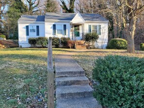 Exterior - Cozy Home Less Than 5 Minutes from Liberty University - Sleeps 10 (Lynchburg)