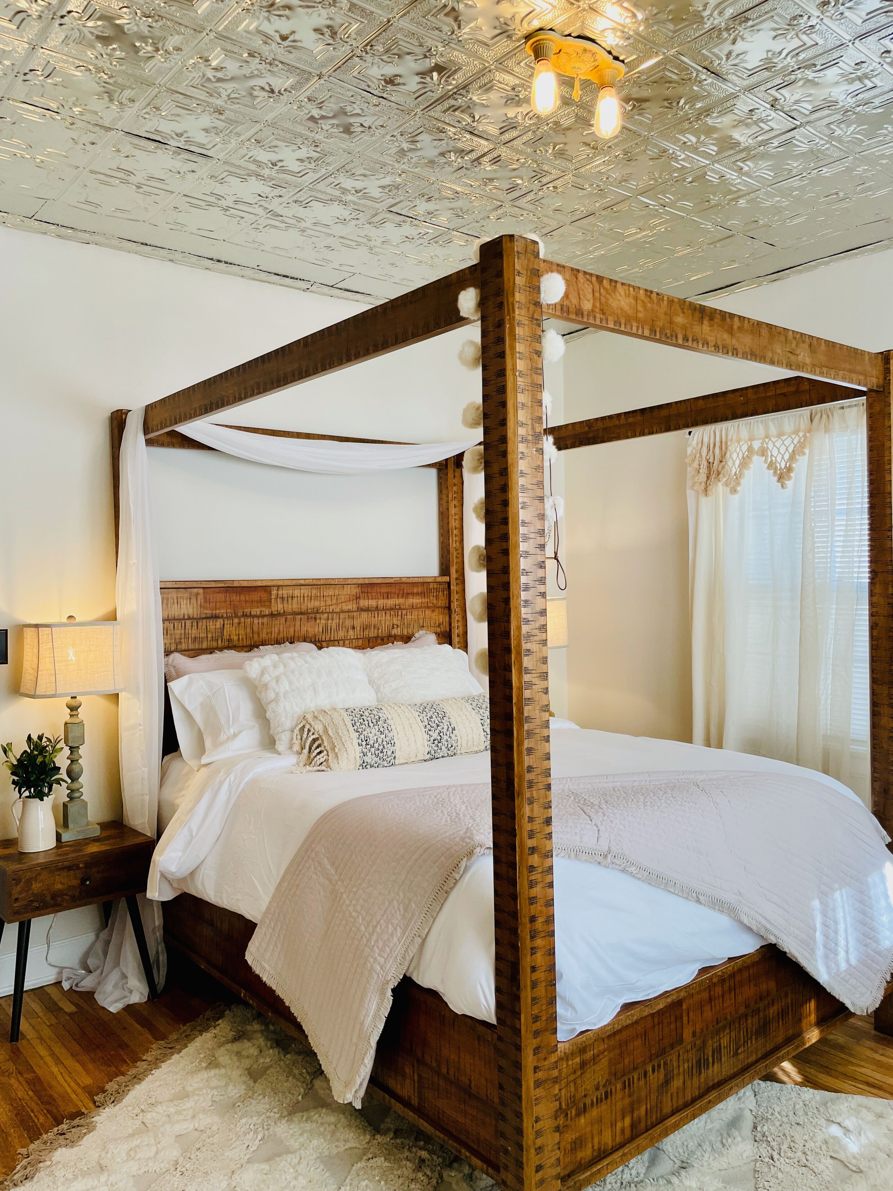 Luxury Spacious Historic Home - College Hill - 2mi. to Downtown