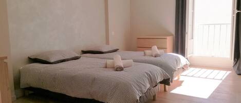 3 soverom, strykejern/-brett, wi-fi (inkludert) og sengetøy