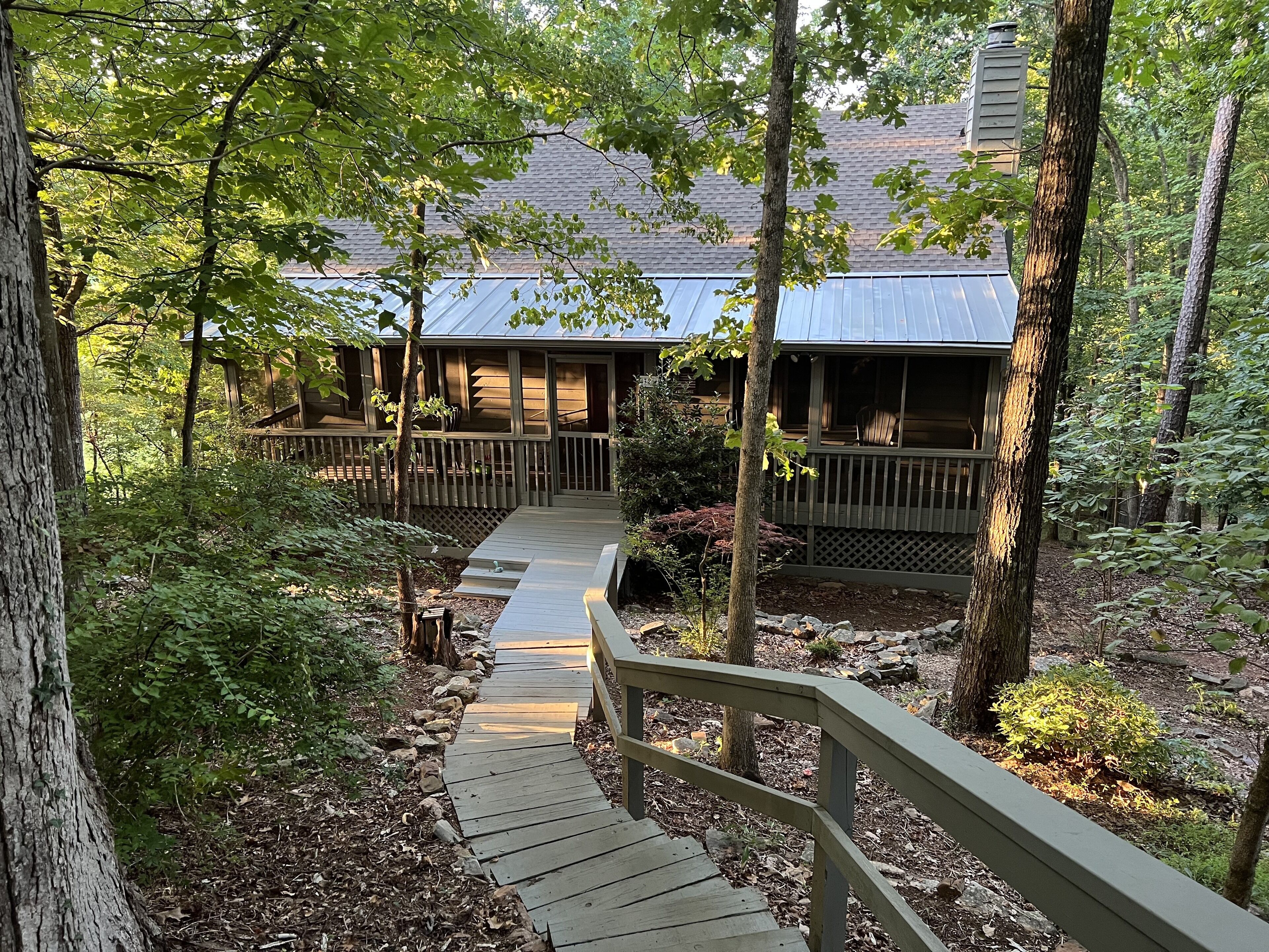 Charming Plummer Cabin in Big Canoe 3 Br, 2 Bath