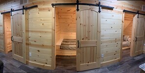 5 makuuhuonetta, työpöytä, vauvan matkasänky, ilmainen Wi-Fi