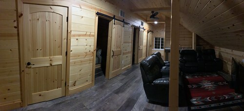 New listing! Newly renovated barndominium! Peaceful, quiet stay!