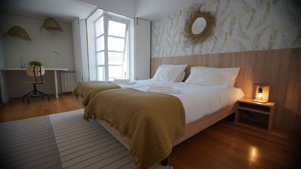 Standard Double Room | In-room safe, desk, laptop workspace, blackout drapes - SEA SOUL (Esposende)