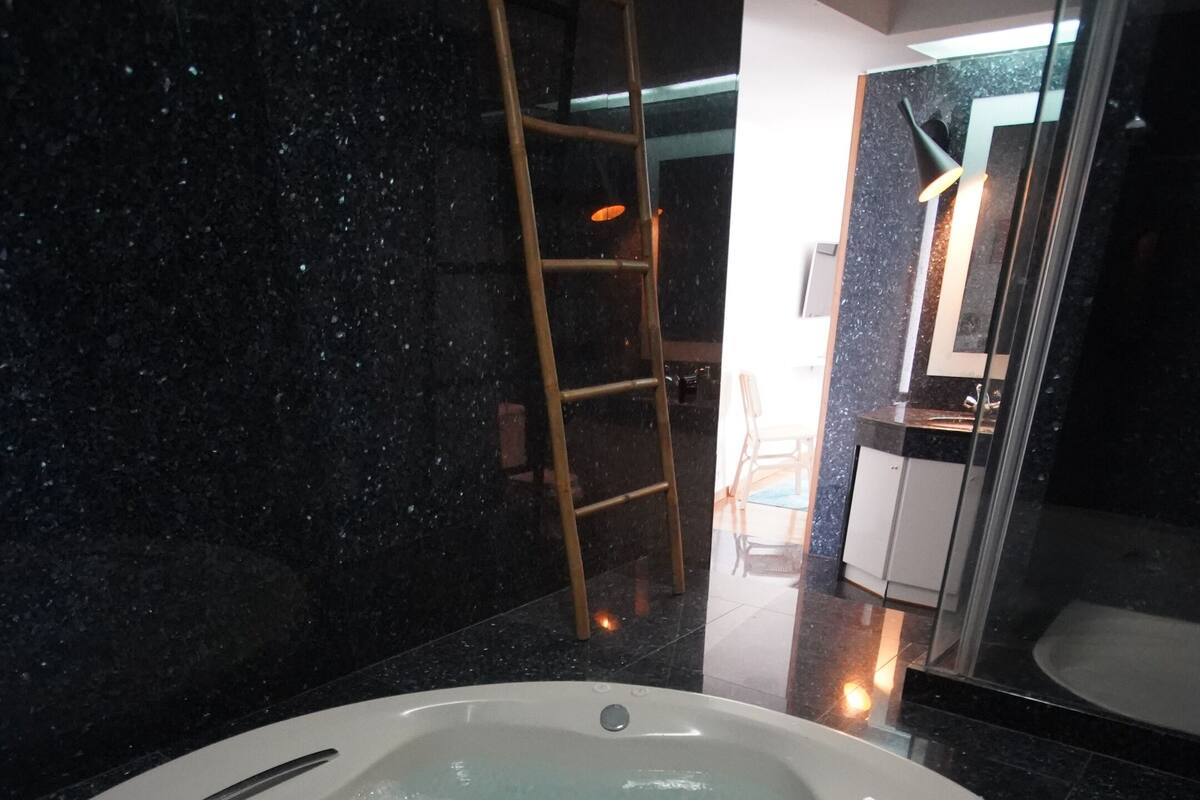 Superior Room | Bathroom