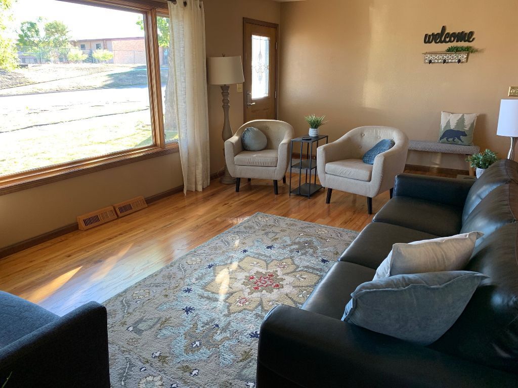 Newly furnished 4 Bed, 2 bath, home in quiet neighborhood