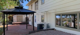 Newly furnished 4 Bed, 2 bath, home in quiet neighborhood
