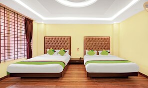 Deluxe Room - Treebo Doha King, 1.2 Km To Madikeri Fort (Madikeri)