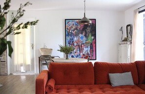 Smart TV, reproductor de DVD, libros, impresora