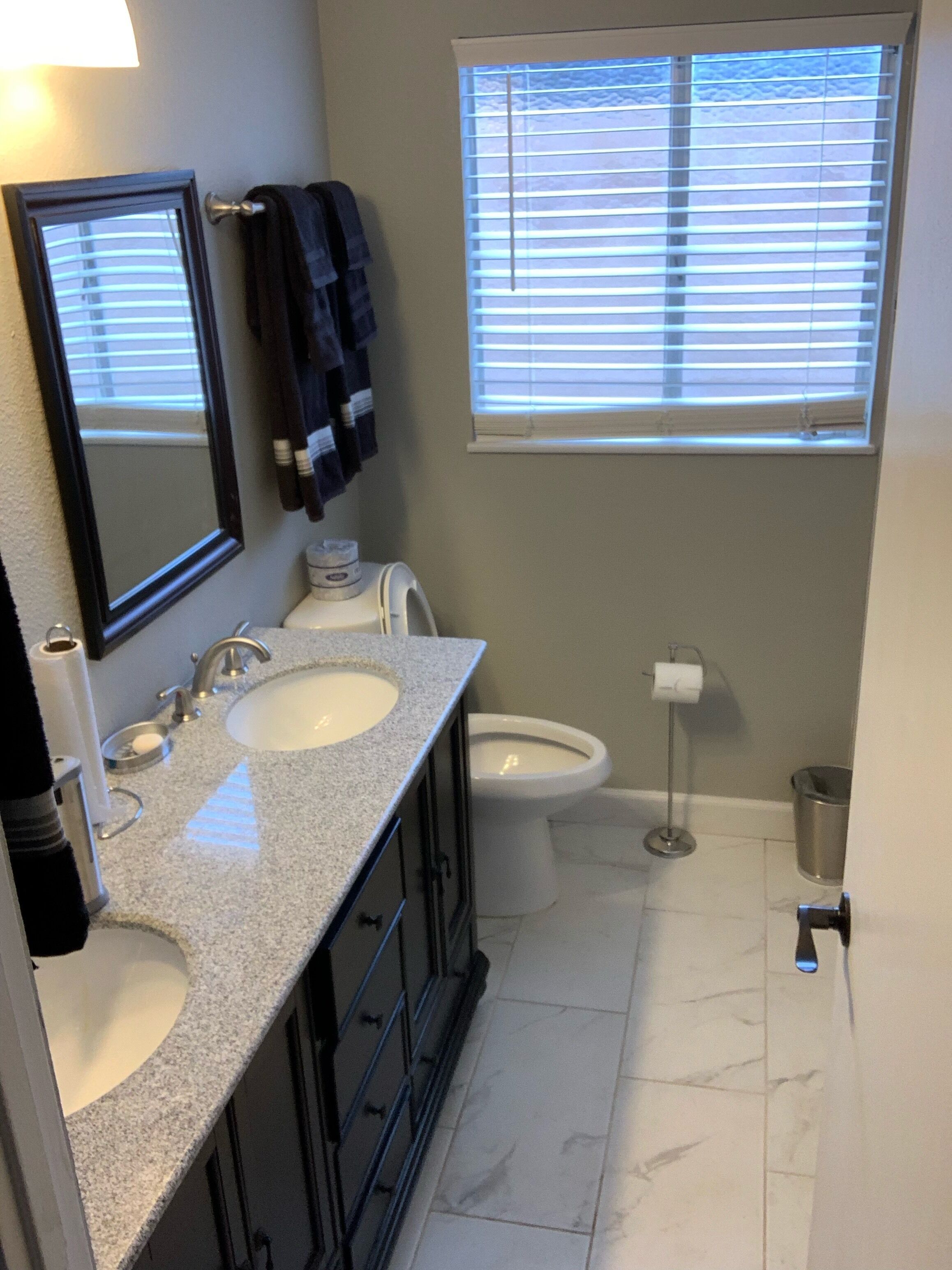 Newly Refurbished  House , Pool 7 mins from away from Las Vegas Strip🎬💸🎼🎮🛌