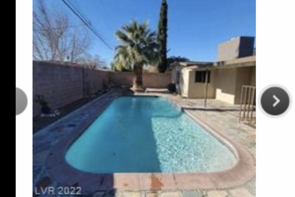 Newly Refurbished House , Pool 7 mins from away from Las Vegas Strip🎬💸🎼🎮🛌