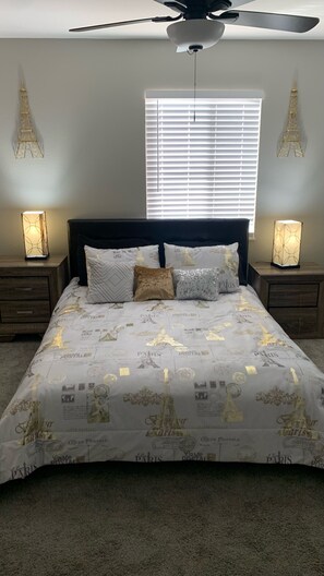 3 bedrooms, iron/ironing board, free WiFi, bed sheets - Newly Refurbished  House, Pool 7 mins from Vegas Strip, 15 mins Alligent Stadium (Las Vegas)