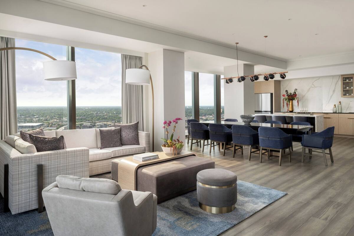 Presidentiële suite | Luxe beddengoed, donsdekens, pillowtop-bedden, een minibar