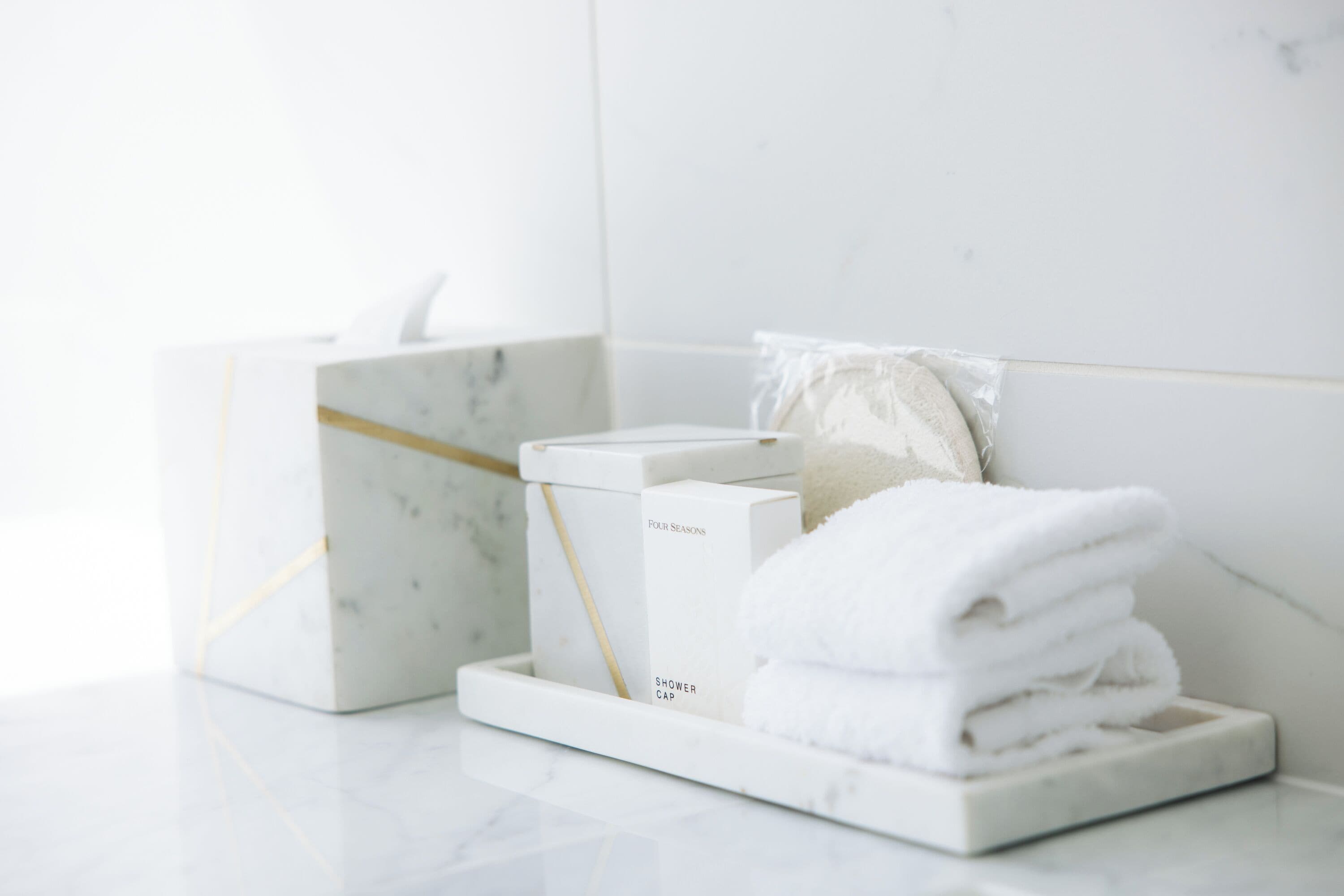 shower, hydromassage showerhead, free toiletries, hair dryer