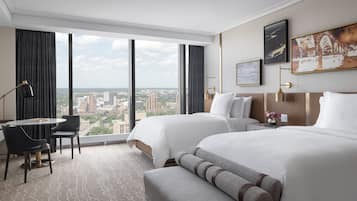 Ropa de cama de alta calidad, edredón, camas con pillow-top y minibar