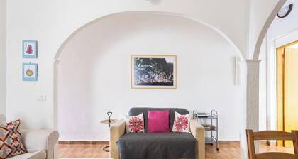 Home2Book Charming Apt Santa Cruz City Center