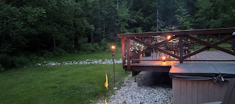 Remodeled Farmhouse close to hiking, skiing, golf and lakes