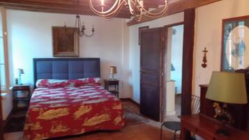 4 chambres, fer et planche Ă repasser, Wi-Fi, draps fournis