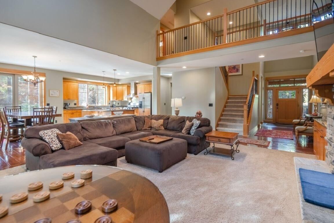 Suncadia 5-Bedroom Home with Hot Tub