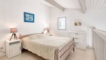 2 chambres, fer et planche Ă repasser, lit parapluie, accĂšs Internet