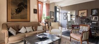 VIEUX PORCHE House .