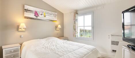 3 Schlafzimmer, Zimmersafe, Schreibtisch, Bügeleisen/Bügelbrett