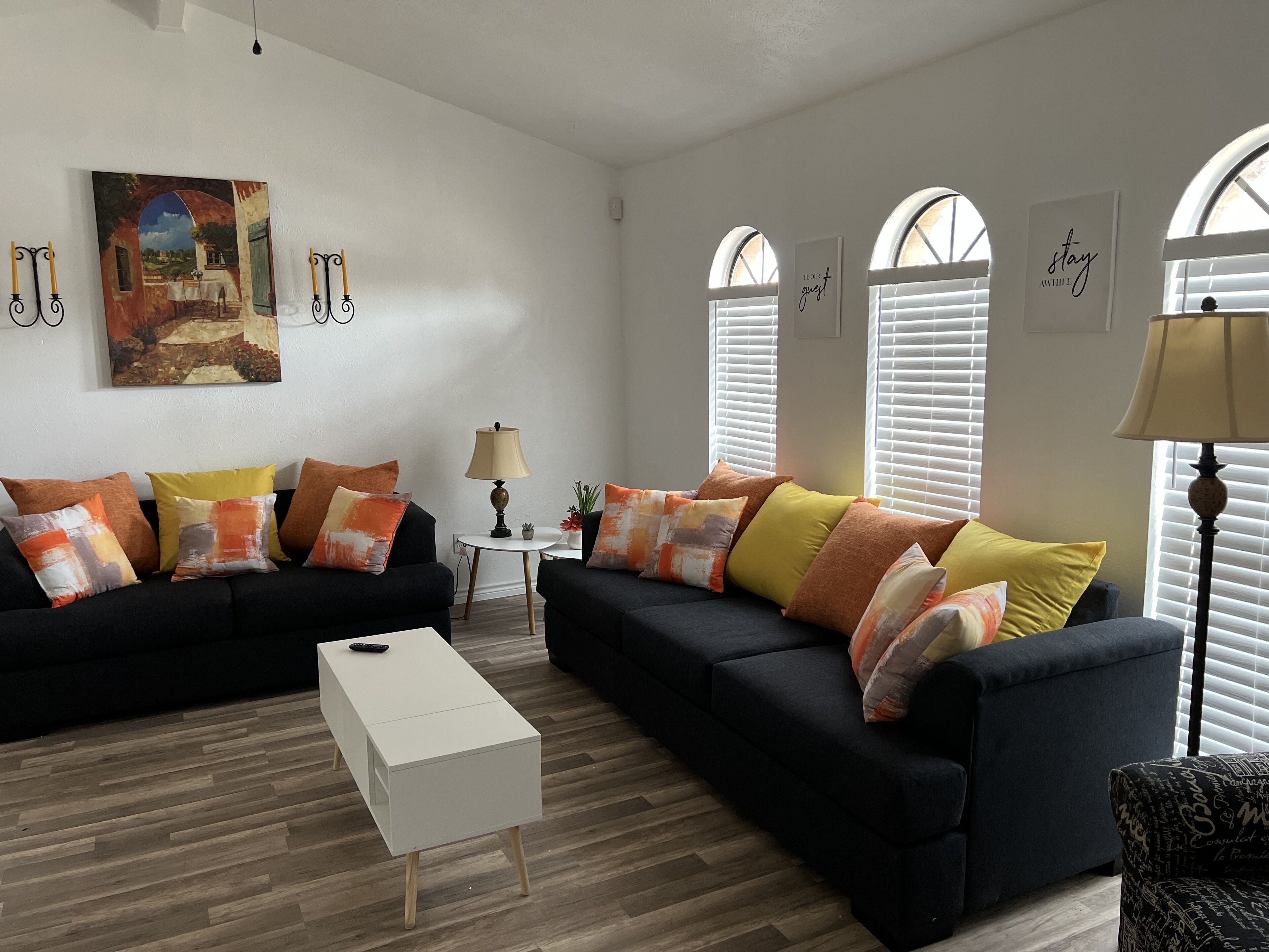 Hot Tub Casita, Game Room, Pool Table and Private yard