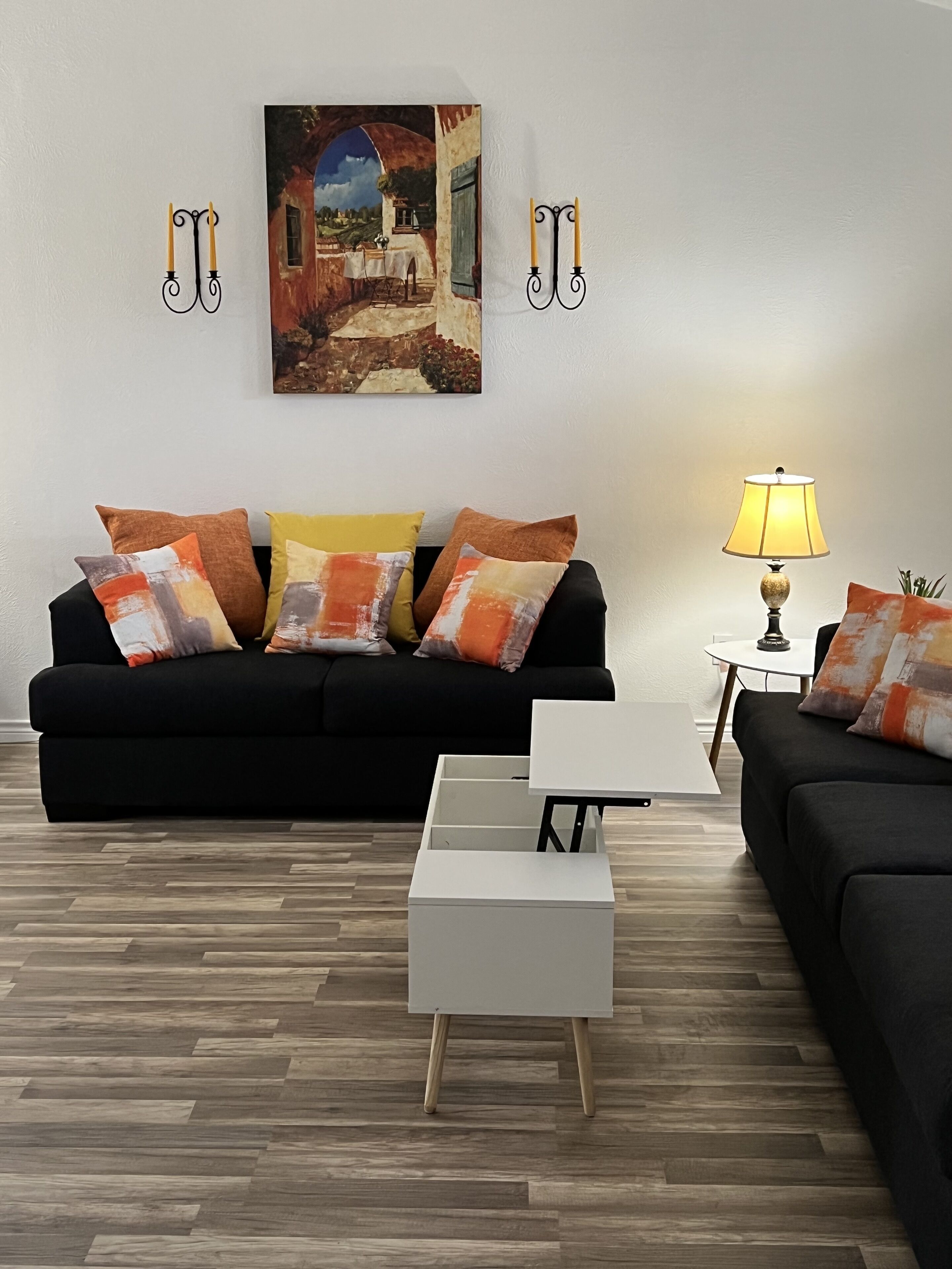 Hot Tub Casita, Game Room, Pool Table and Private yard