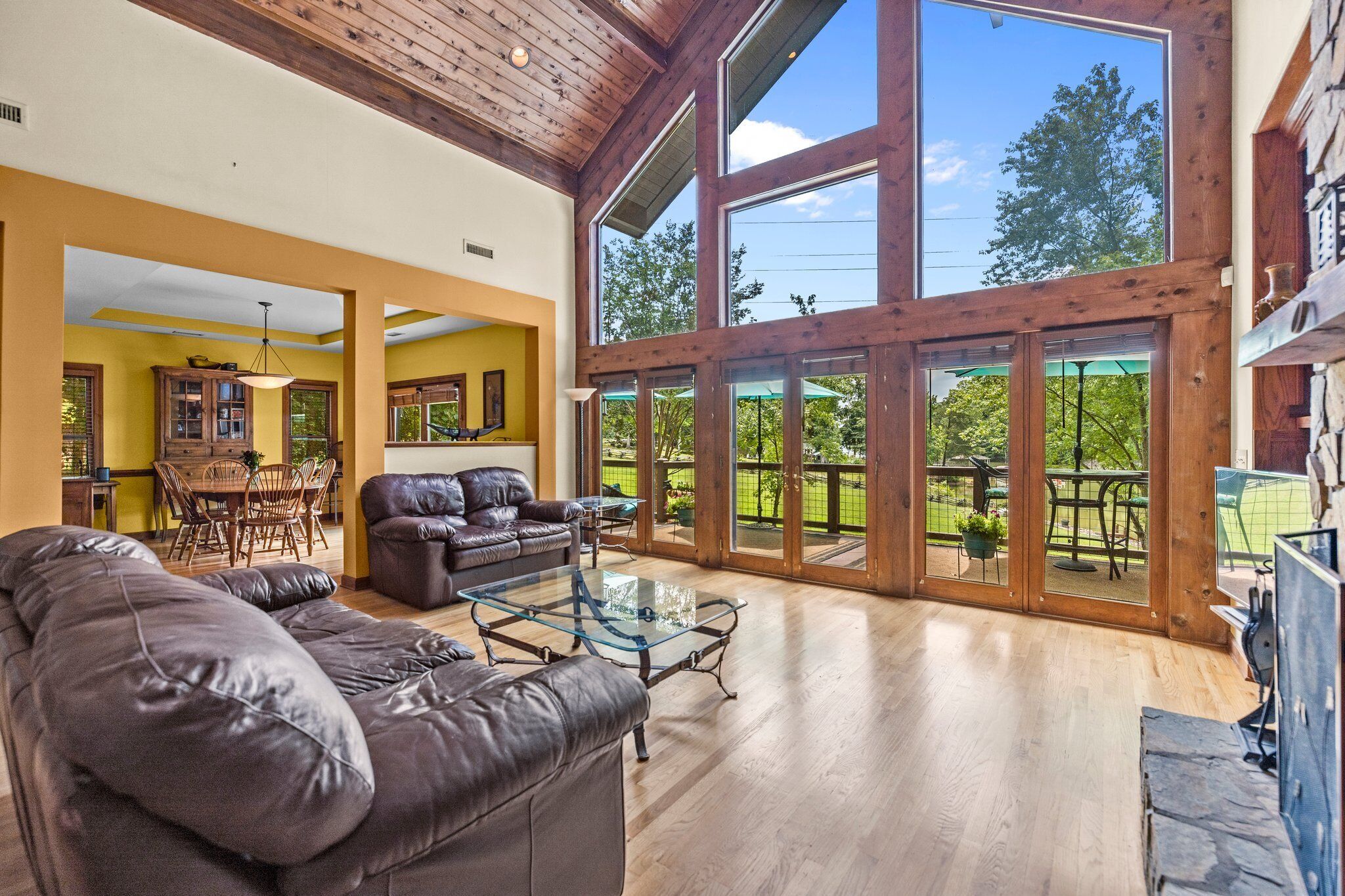 THANKSGIVING & CHRISTMAS Spacious WF home~12ppl~IceSkating, Holiday lites     