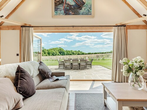 3 bedroom accommodation in Alresford