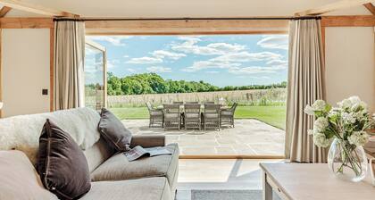 3 bedroom accommodation in Alresford