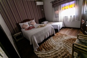 Standard Triple Room | Free WiFi, bed sheets - Pousada Dunas Braga (Cabo Frio)