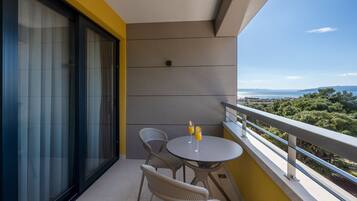 Superior Double Room with Balcony and Sea View (2+0) | Terrace/patio