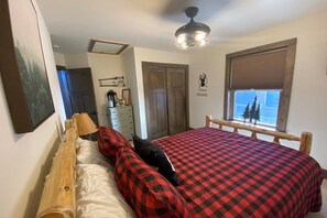 4 bedrooms, WiFi, bed sheets