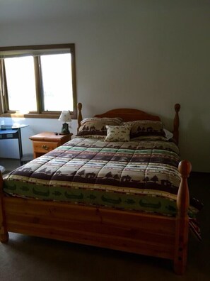 3 sovrum, skrivbord och sängkläder