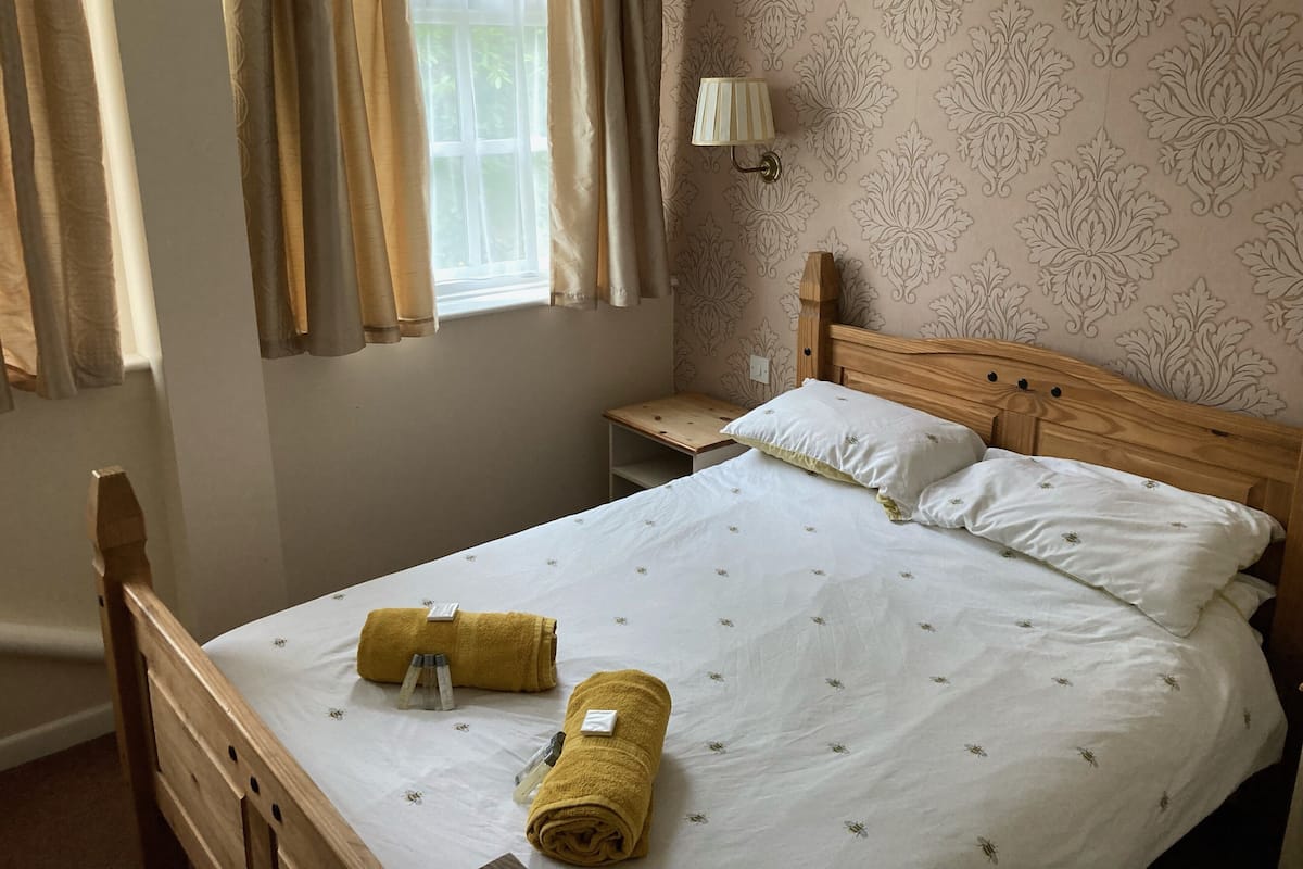 Double Room | Free cribs/infant beds, bed sheets