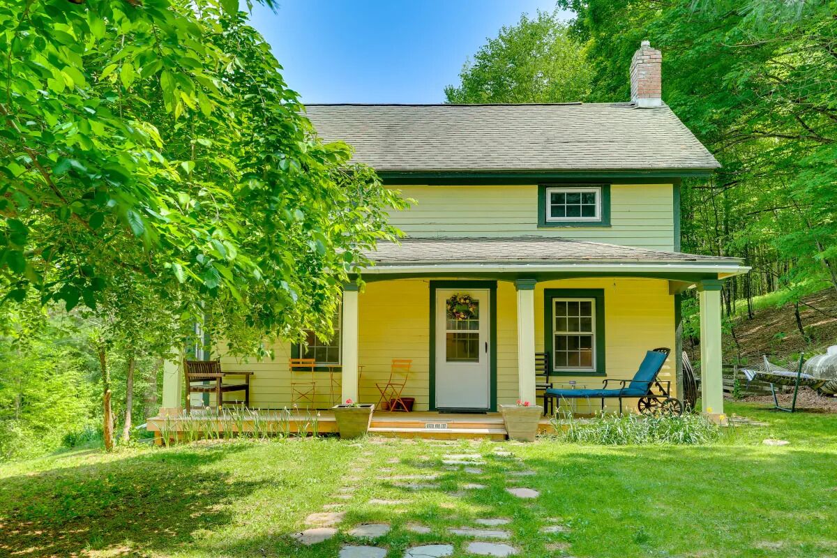 Private, Quaint 1870 Farmhouse