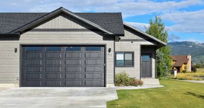 Beautiful family retreat located 20 minutes from Grand Targhee!