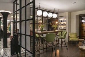 Lobby-Lounge