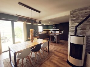 Dining - Quiet house 10 minutes walk from the sea (Piriac-sur-Mer)