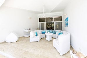 Smart-TV og stereoanlegg