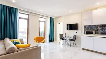 Apartamento exclusivo, 1 habitación | Cocina privada | Frigorífico pequeño, microondas y hervidor eléctrico