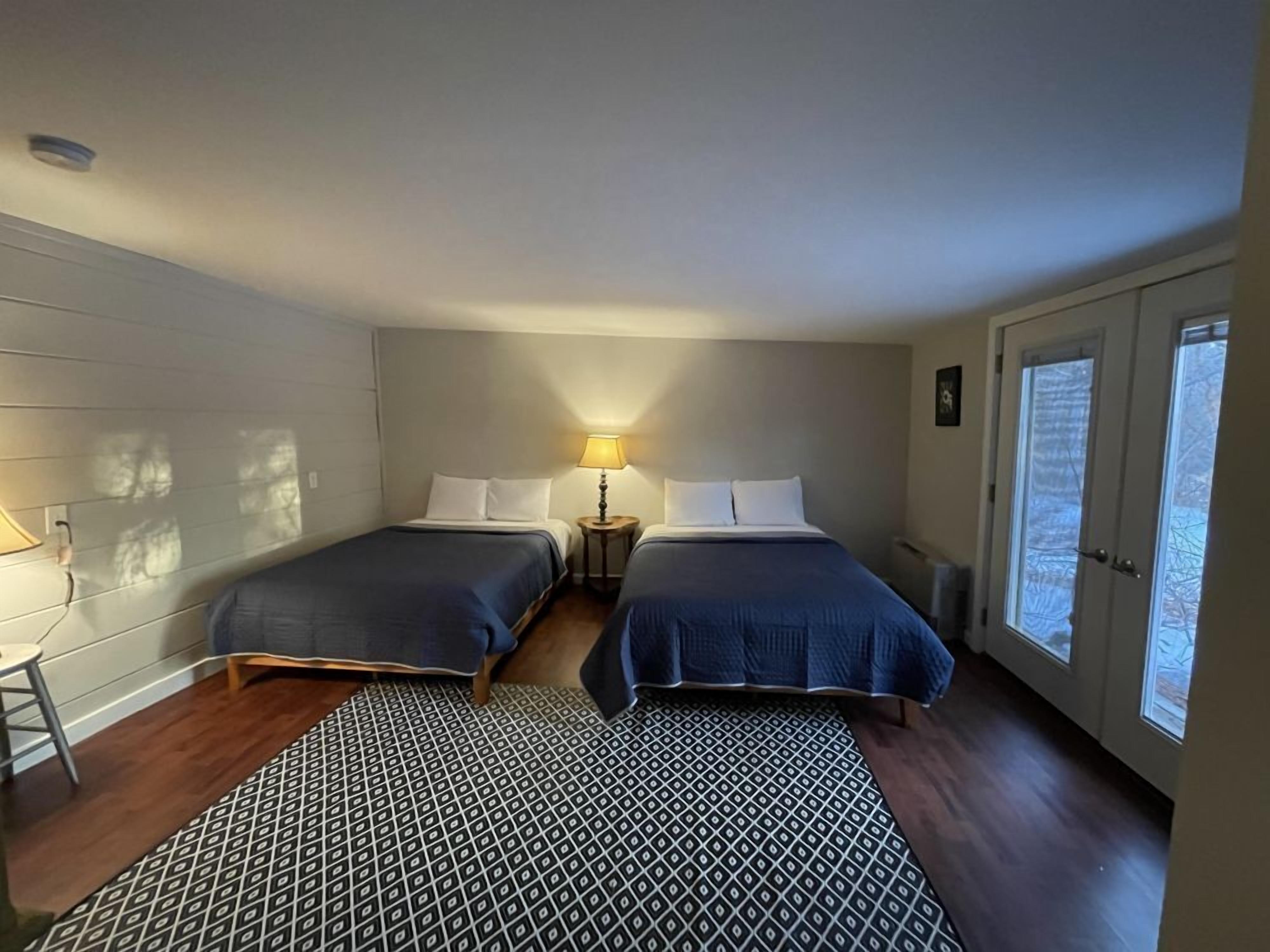 Brookside Hideaway, Brook Road Inn