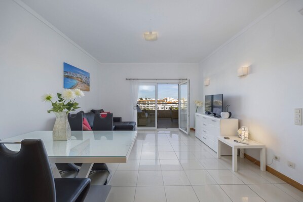 Télévision à écran plat