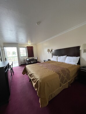 1 bedroom, desk, laptop workspace, free WiFi