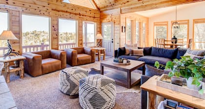 NEW Duck Creek ⛰ Escape w/View+AC! ~30 mi. Bryce/Zion